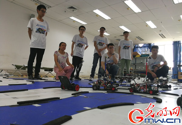 重庆大学现实版“四驱兄弟” 获全国智能车竞赛特等奖